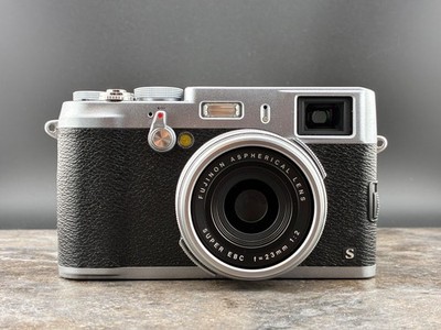 Fujifilm X100S 16mp Hybrid Viewfinder Digital Camera Silver