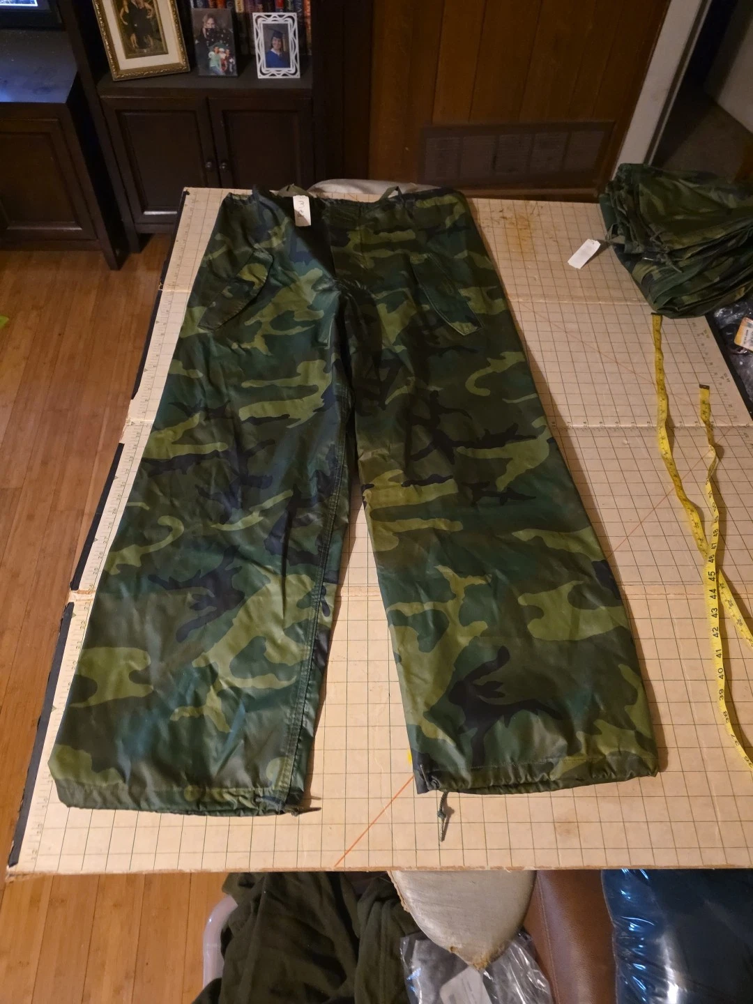 Wet Weather Trousers WOODLAND CAMO Sz Med Over Pants, Outdoors, Rain Pants
Opens in a new window or