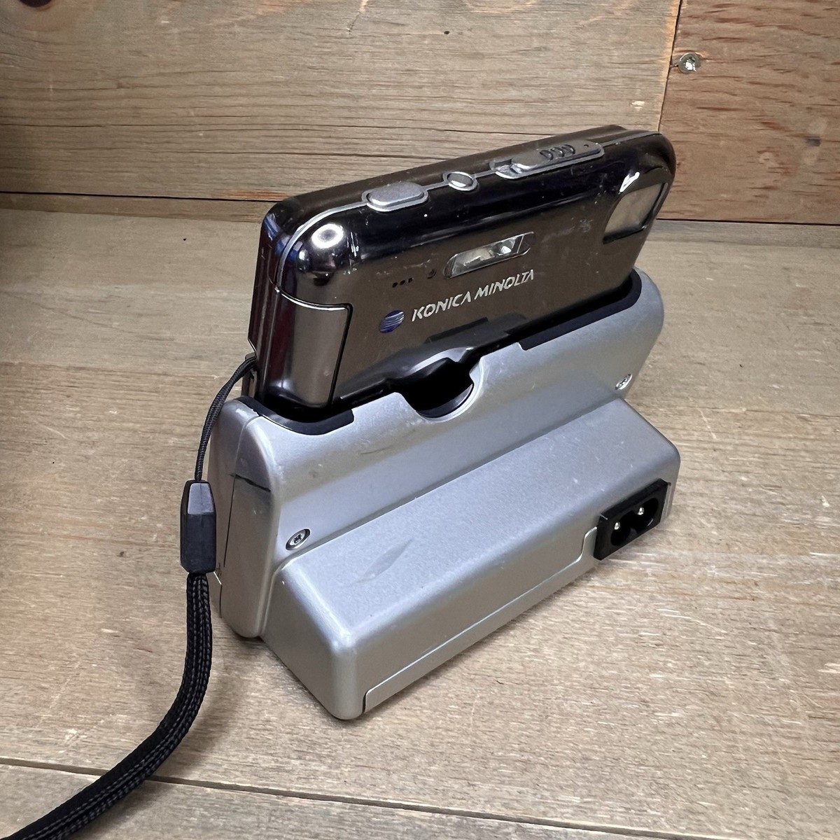 Konica Minolta DiMAGE X1 8.0MP Digital Camera - Silver for sale