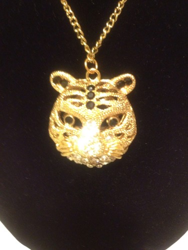 Tiger Head Sweater Gold Necklace - Picture 3 of 8