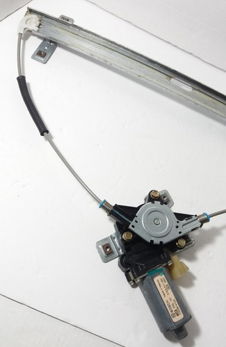 SATURN VUE 2003 power window regulator motor ( passenger front ) 2002-2005 OEM - Picture 3 of 9