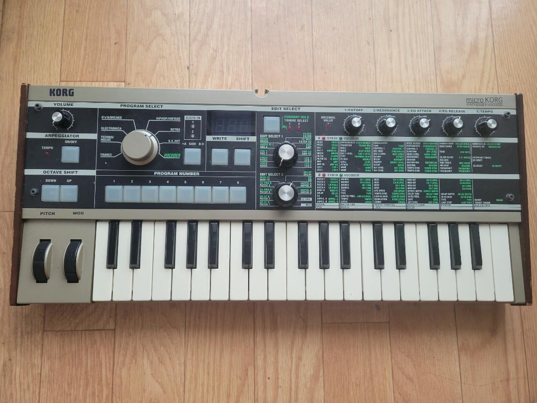 Korg MicroKORG 37 Keys Analog Modeling Synthesizer Vocoder Korg MicroKORG 37 Keys Analog Modeling Synthesizer Vocoder