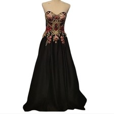 NWT Blondie Nite by Stacy Sklar Elegant Floral Embroidered Bodice Gown