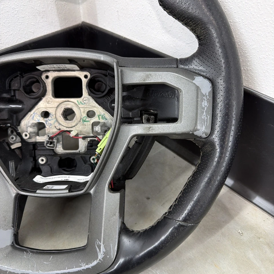 Volante Ford Raptor 2017-2019 OEM usado Foto 4 de 4