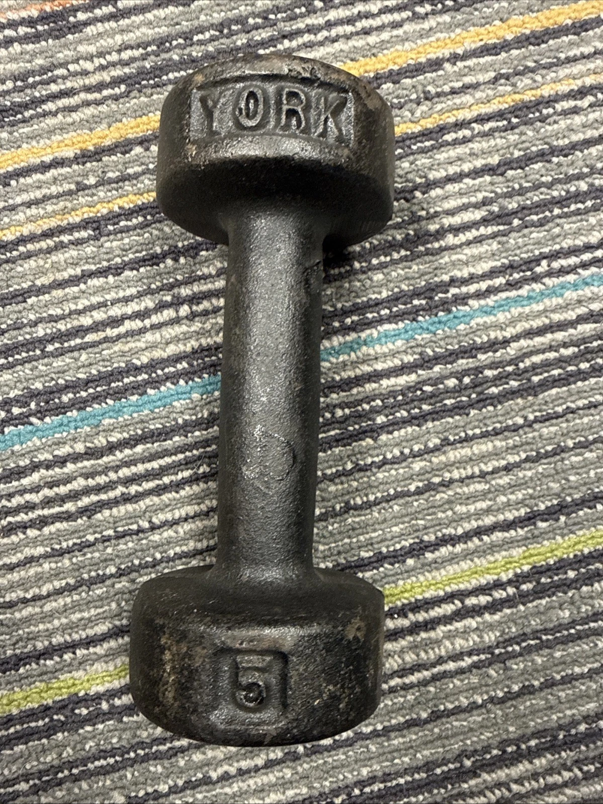 VINTAGE YORK 5 POUND CAST IRON ROUNDHEAD DUMBBELL W/ FLAT REST