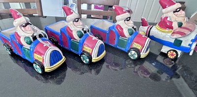 Set of 4 Santa Planters   Car & Airplane   9  Ceramic Christmas Planters   NEW