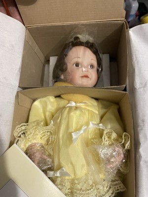 Ashton Drake Bows for Belinda Porcelain Dressy Fancy Doll