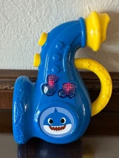 Pinkfong Baby Shark Lights N’ Sounds Saxophone *Does Not Play Music* Lights Up