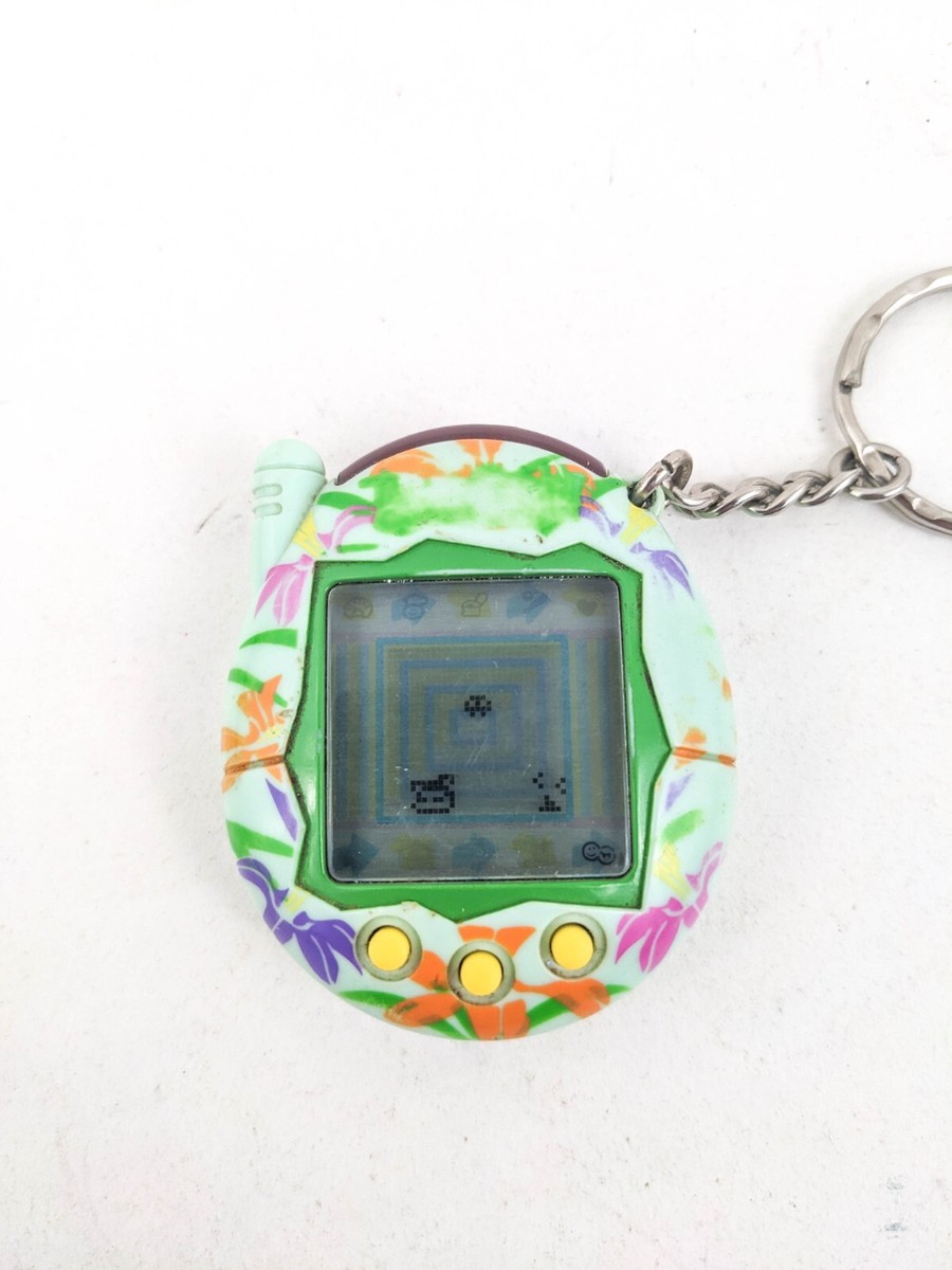 【玩具】 Tamagotchi Connection 2004年製 海外版 レア ✨ Tamagotchi Connection V2 2004 Pink w/ Blue Trim Hawaiian
