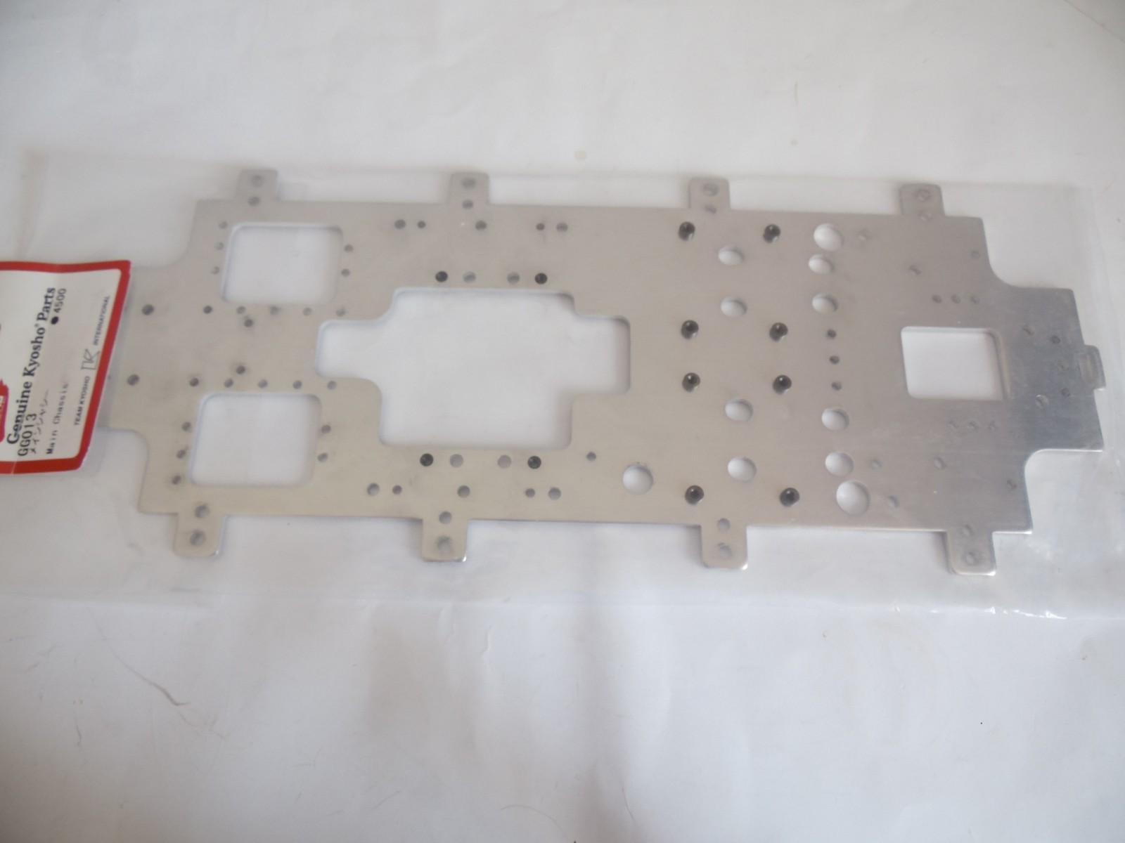 Châssis Kyosho GG013 Giga Crusher pour rouler sur circuit terre et sauter les bosses