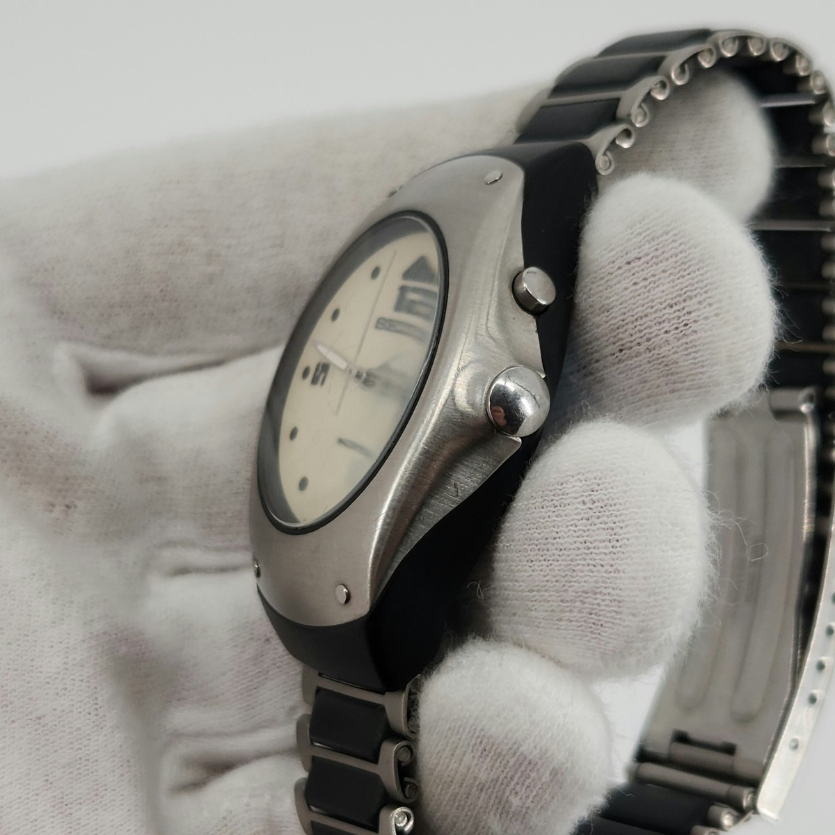 Seiko Kinetic Silver & Black w/ Beige Dial Watch 5M42-0E49 - READ 