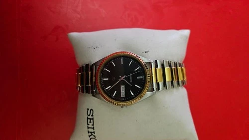 Seiko Men's Black Watch - 8110