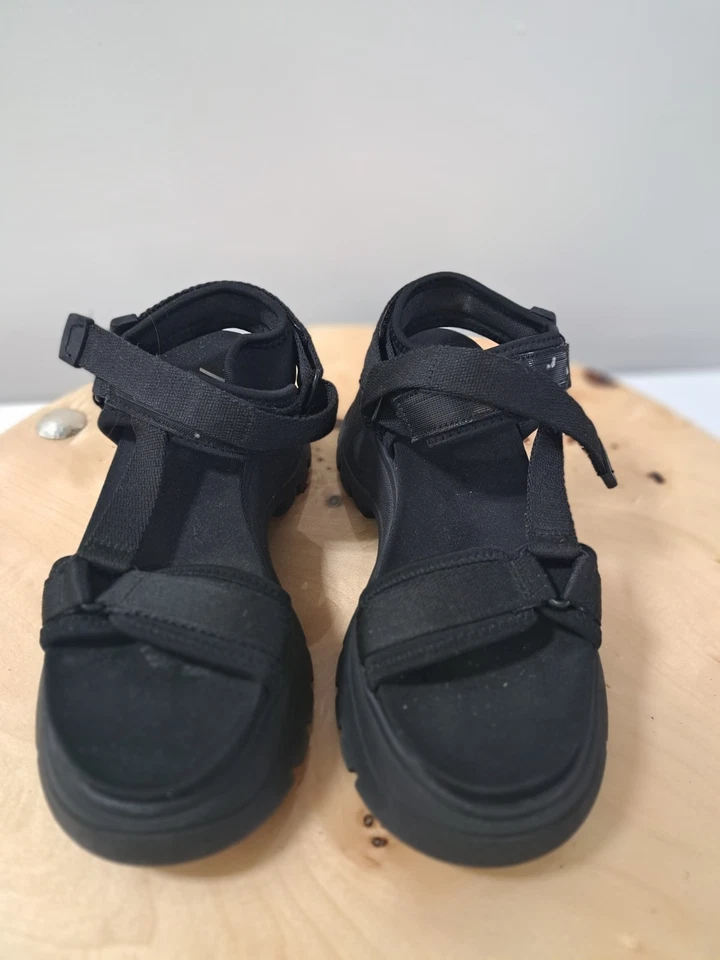 Sandalias deportivas Zara con correas negras suela de plataforma punta abierta para mujer talla 36 Foto 4 de 4