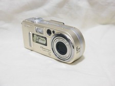 SONY Cyber-Shot DSC-P7 Compact Digital Camera