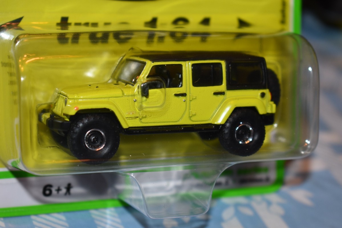 AUTO WORLD 2017 JEEP WRANGLER SAHARA 1:64 SPORT UTILITY SERIES 1