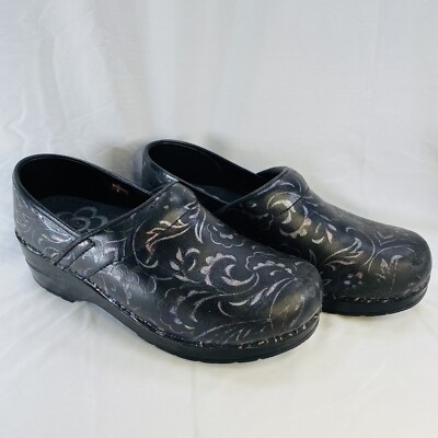 Sanita size 38  Professional Nursing Danish Clog in Black And Silver