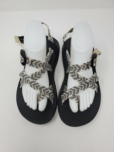 10 wide sandals