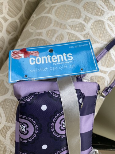 Contents By Allegro Wristlet 2 Piece Gift Set! - Picture 2 of 4
