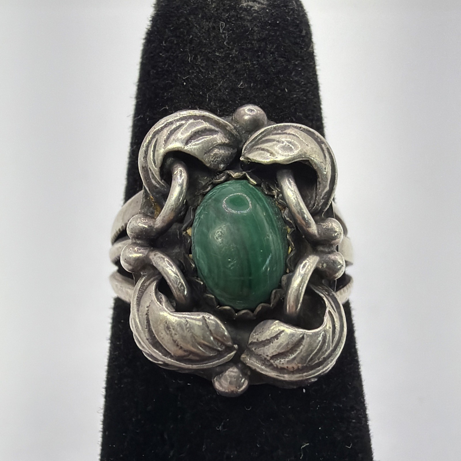 Sterling Silver & Malachite Native American Bead Leaf Ring Size 5.5 ~ 4.58g