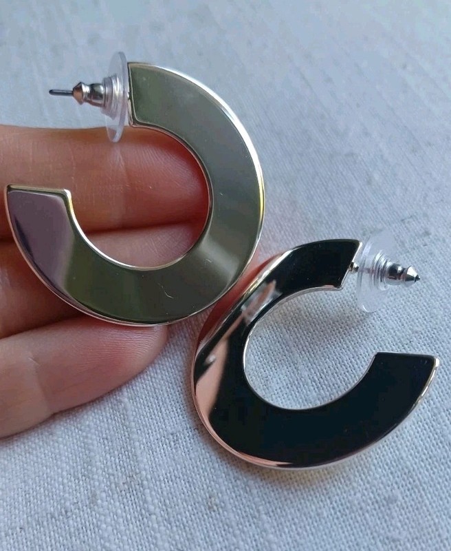 Bold Silvertone Polished Flat Hoops Mod Large Perfect Condition from LOFT