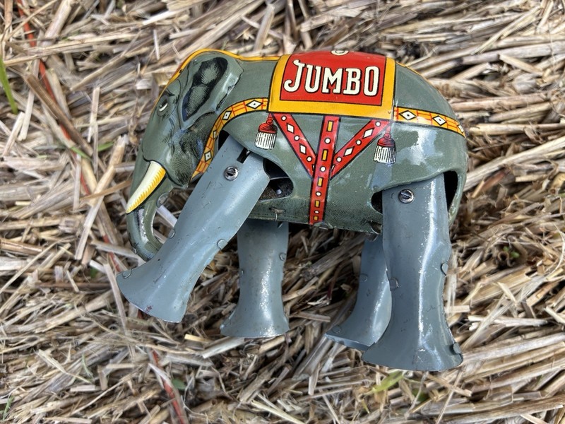 Blomer & Schuler Jumbo the Elephant Antique Tin Wind Up Toy - works great !