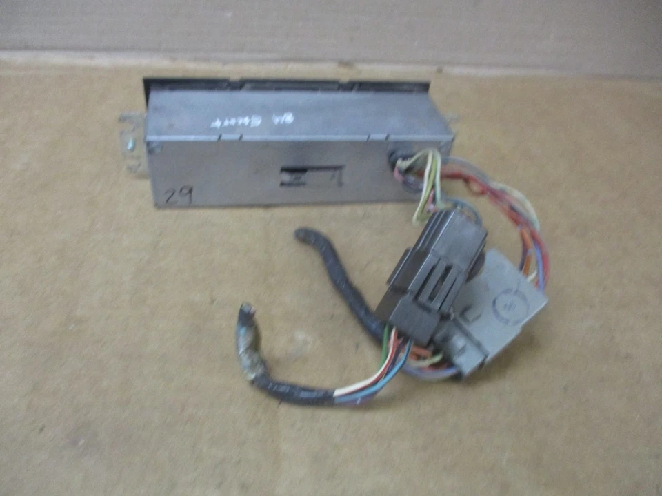 84 1984 Ford Escort Radio Graphic Equalizer Sound Equipment E4EF-18T803-AB - Image 4 of 4