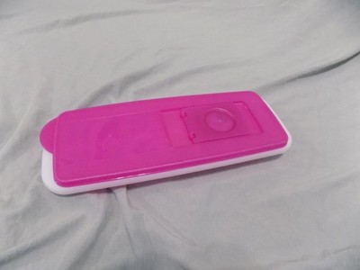 TUPPERWARE Fresh N Pure Covered Ice Cube Trays #2704 Magenta