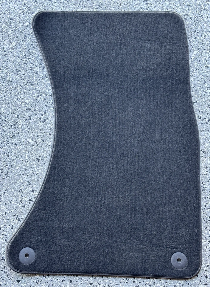 Комплект оригинальных темно-серых передних и задних напольных ковриков для Audi Q5 2014-2017 от оригинального производителя - Изображение 3 из 4