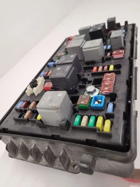 Chevrolet Orlando 2012 13 2014 caja de fusibles motor 96982033 12-14 Foto 2 de 4