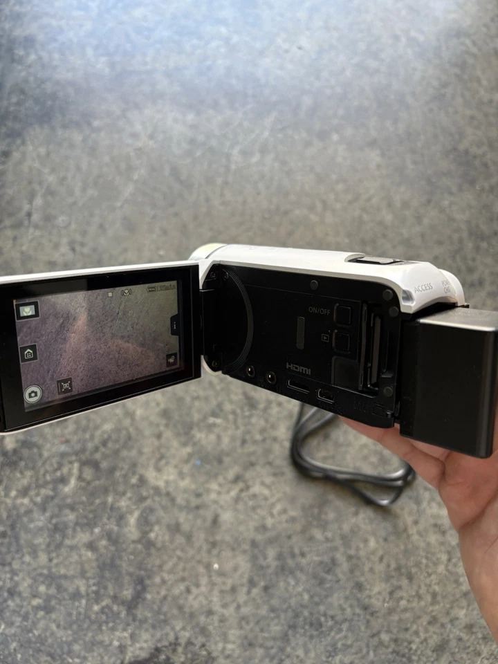 Canon VIXIA HF R800 Camcorder 32x Optical Advanced Zoom Tested Works + Charger - Image 4 of 4