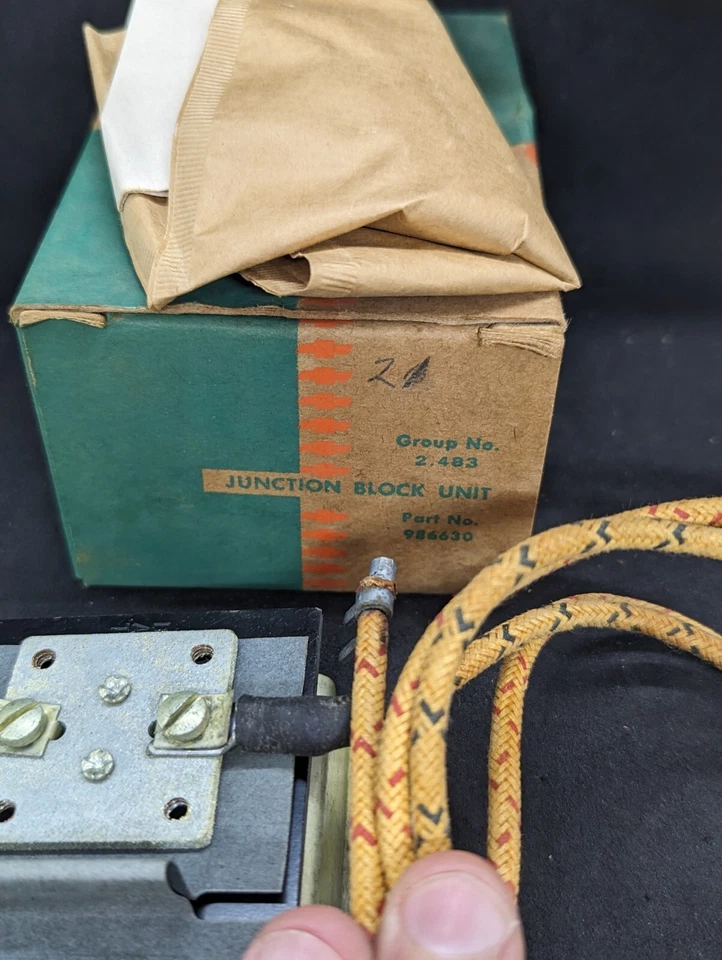 НОВЫЙ ИЗ СТАРЫХ ЗАПАСОВ 1953 1954 CHEVROLET BEL AIR SPORT CLUB КУПЕ 150 210 ПРЕДОХРАНИТЕЛЬ СОЕДИНИТЕЛЬНЫЙ БЛОК - Изображение 4 из 4