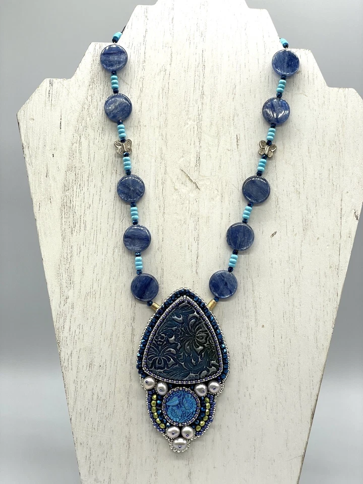 "Collar turquesa cianita arcilla polimérica bordada con cuentas 16"" largo botón perlas" Foto 2 de 4