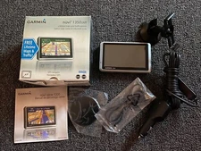 Garmin nüvi 1350LMT Automotive Mountable w/Extras.