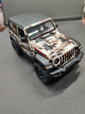 2018 Jeep Wrangler Brown Tarnfarbe Kinsmart Automodell 1/34 Skala-Modelle Metal