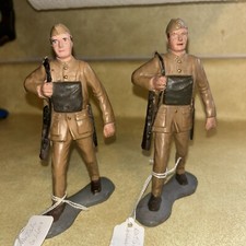 LOUIS MARX Toy hard plastic factory painted W.W. 1 BRITISH SOLDIER 6" Lot Of 2