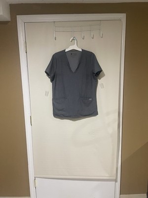 Figs Women's Short Sleeve V-Neck Scrub in Gray With Two Front Pockets SZ Small