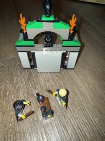 COMPLETE Retired Lego 4735 Harry Potter Slytherin Common Room Snakes 3 Minifigs