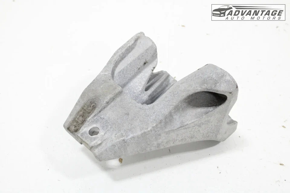 Cadillac CT4 2020-2025 2,0 L AWD motor delantero derecho montaje marco soporte OEM Foto 3 de 4