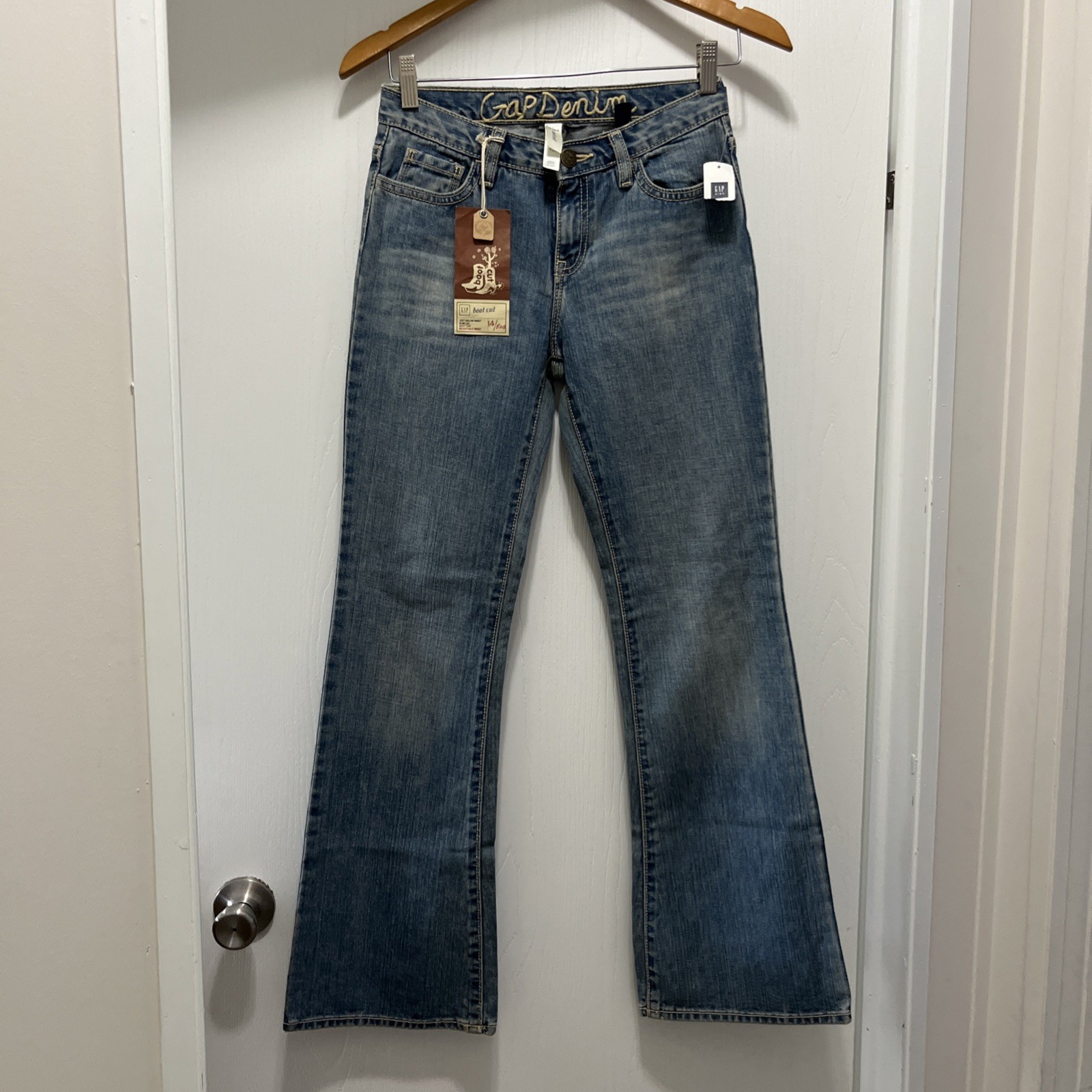 Picture 1 of 6