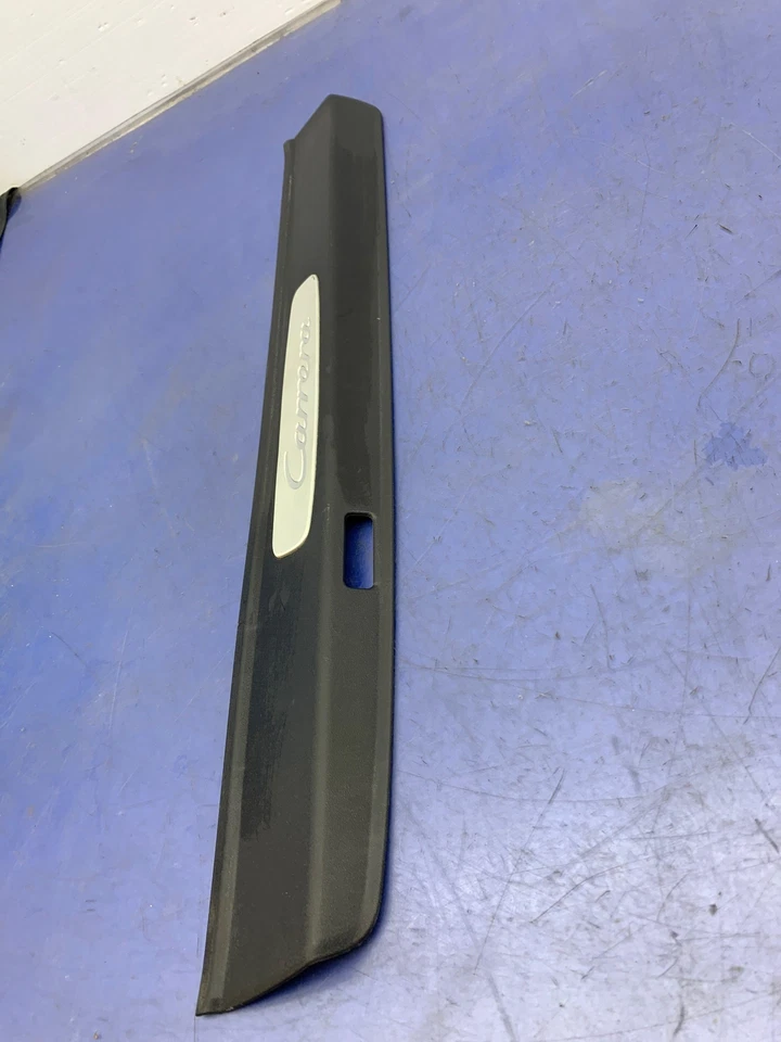 2017 - 2019 PORSCHE 911 CARRERA RIGHT SILL SCUFF PLATE 991555304 OEM - Image 4 of 4