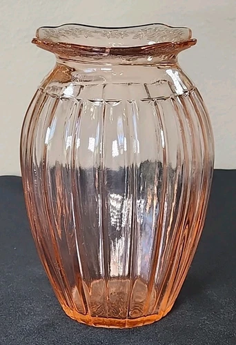 Pink depression vase Adam pattern Jeannette Vintage
