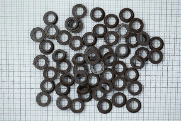 Billing Boats Porthole - Pack of 50 Pieces - 4mm - BF0067 - Image 2 of 2