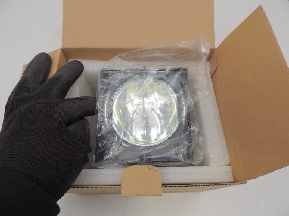 Nuevo en Caja Sanyo POA-LMP18 Lámpara Proyector PARA PLC-SP20N PLC-XP10BA PLC-XP10CA Foto 4 de 4