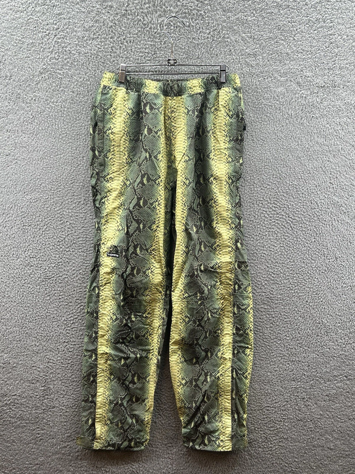 Pantalon Supreme The North Face peau de serpent collé couture SS18 vert taille M