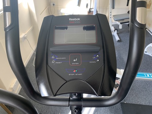Reebok GX40s One Electronic Cross Trainer - Picture 4 of 5