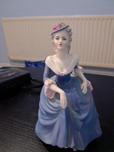 Figura Regina Colección Dama de Moda China Hueso Fino Inglés Coalport - Imagen 3 de 7