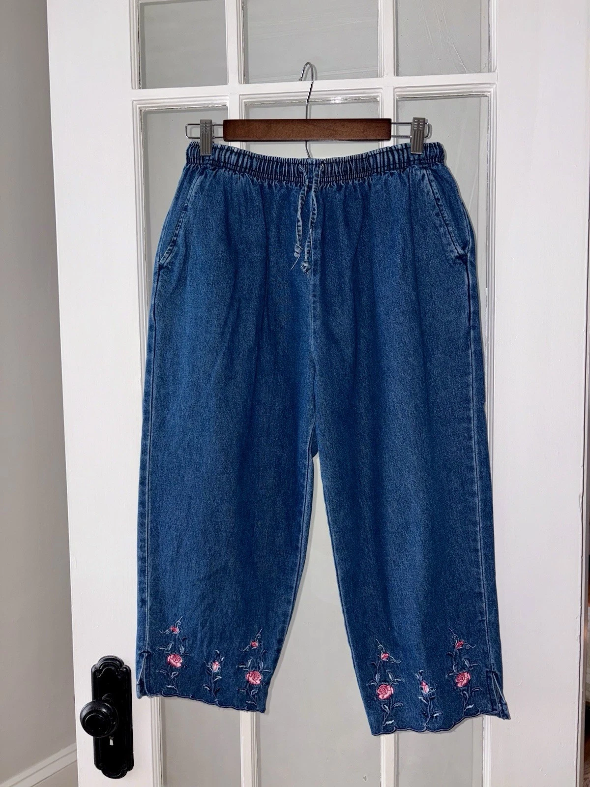 Unik Pants Vintage 90s Embroidered Floral Capri Denim Cottage Coastal Grandma