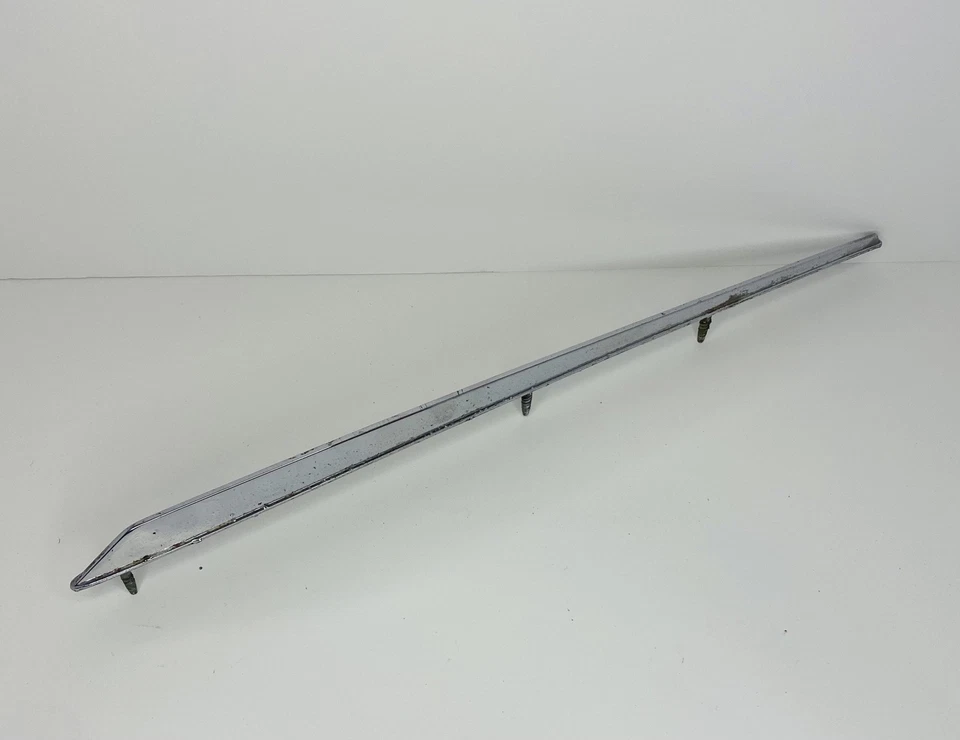 Ornamento de lança capô cromado Chevrolet Monte Carlo original 1970 GM 3963354 - Imagem 2 de 4