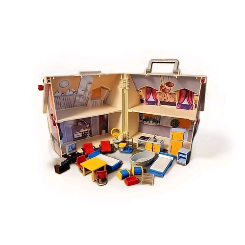 Playmobil Geobra Take Along Dollhouse with Accessories/ People & Pets 2005 - Picture 2 of 10