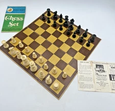 Vntg Gallant Chess Set 1960's Knight Weighted Plastic Felt Base 3" Board/Insert